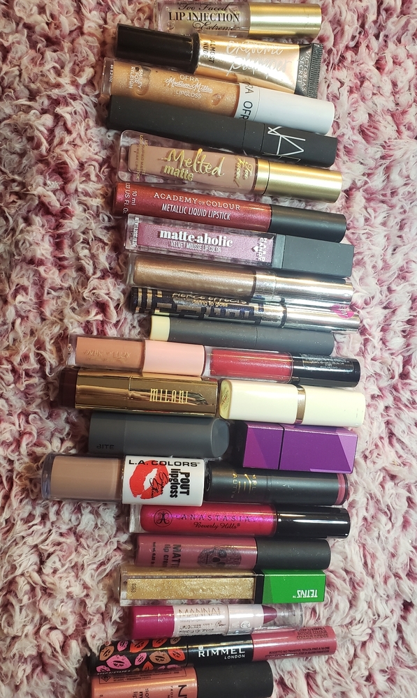 Random lipstick and lip gloss bundle